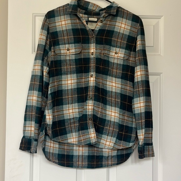American Eagle Outfitters Tops - American eagle green plaid classic fit button down, large